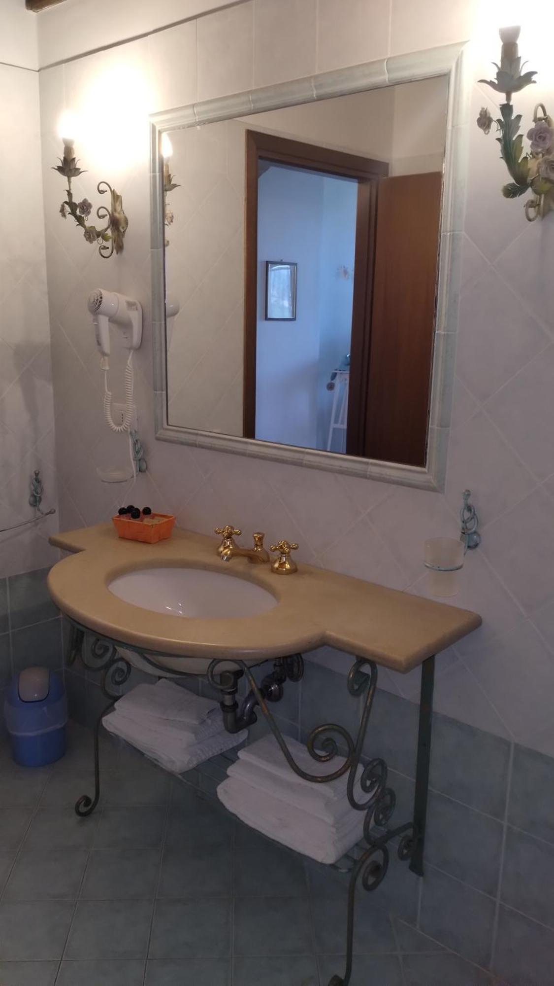 Podere Tre Cipressi Aparthotel Campiglia Marittima Bagian luar foto