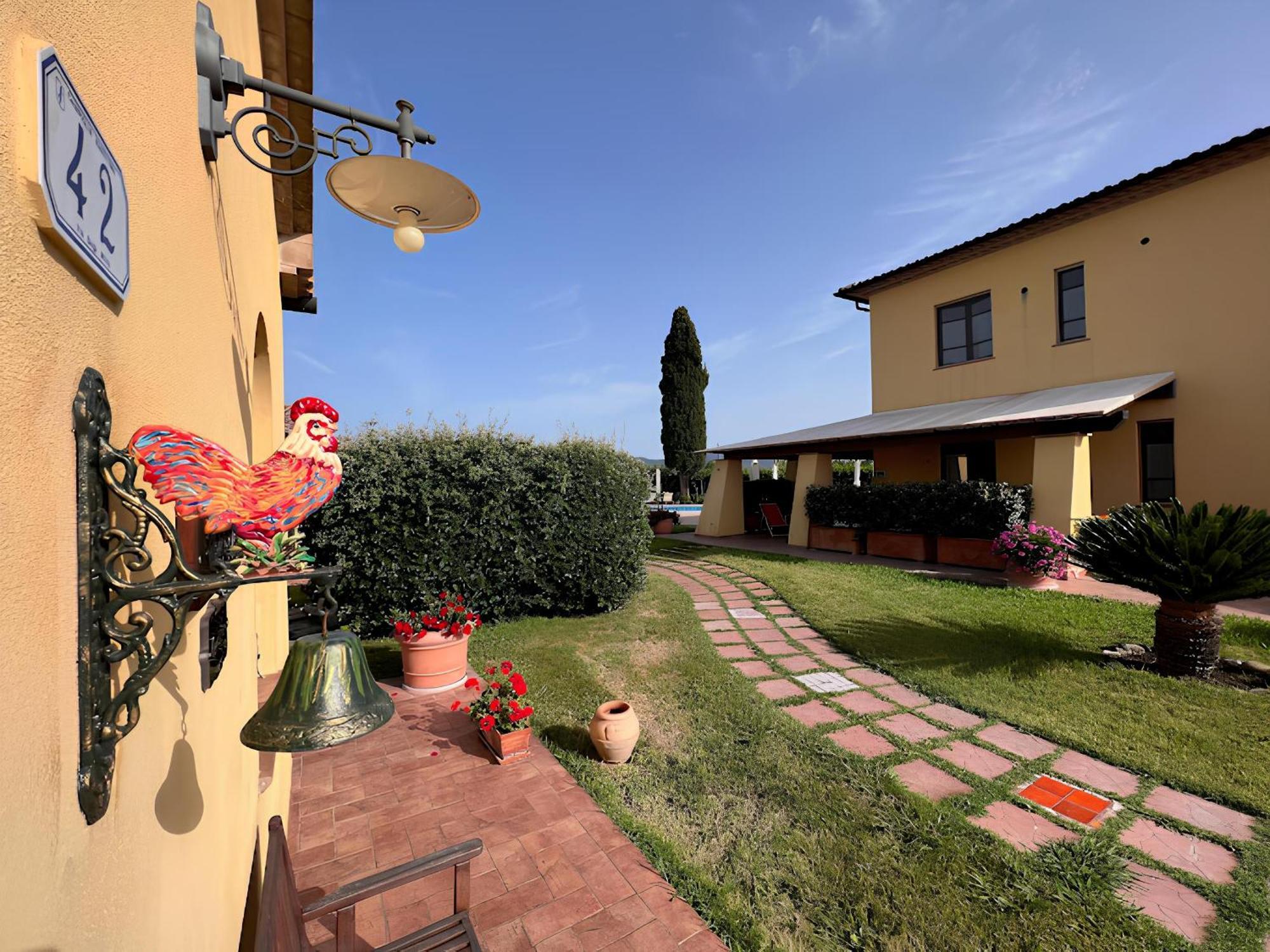Podere Tre Cipressi Aparthotel Campiglia Marittima Bagian luar foto