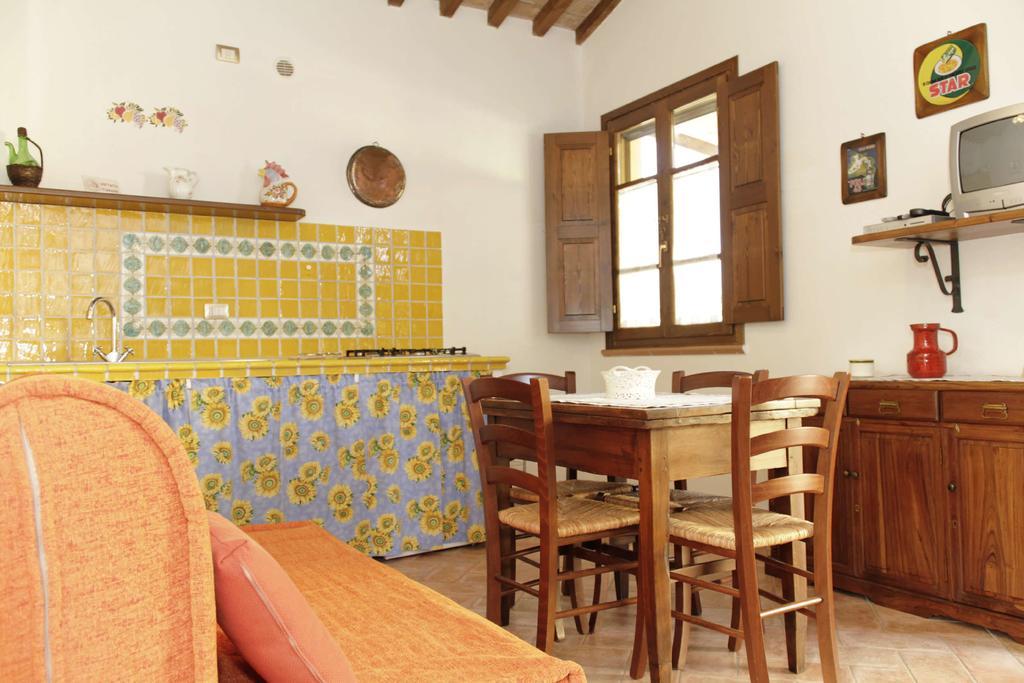 Podere Tre Cipressi Aparthotel Campiglia Marittima Bagian luar foto