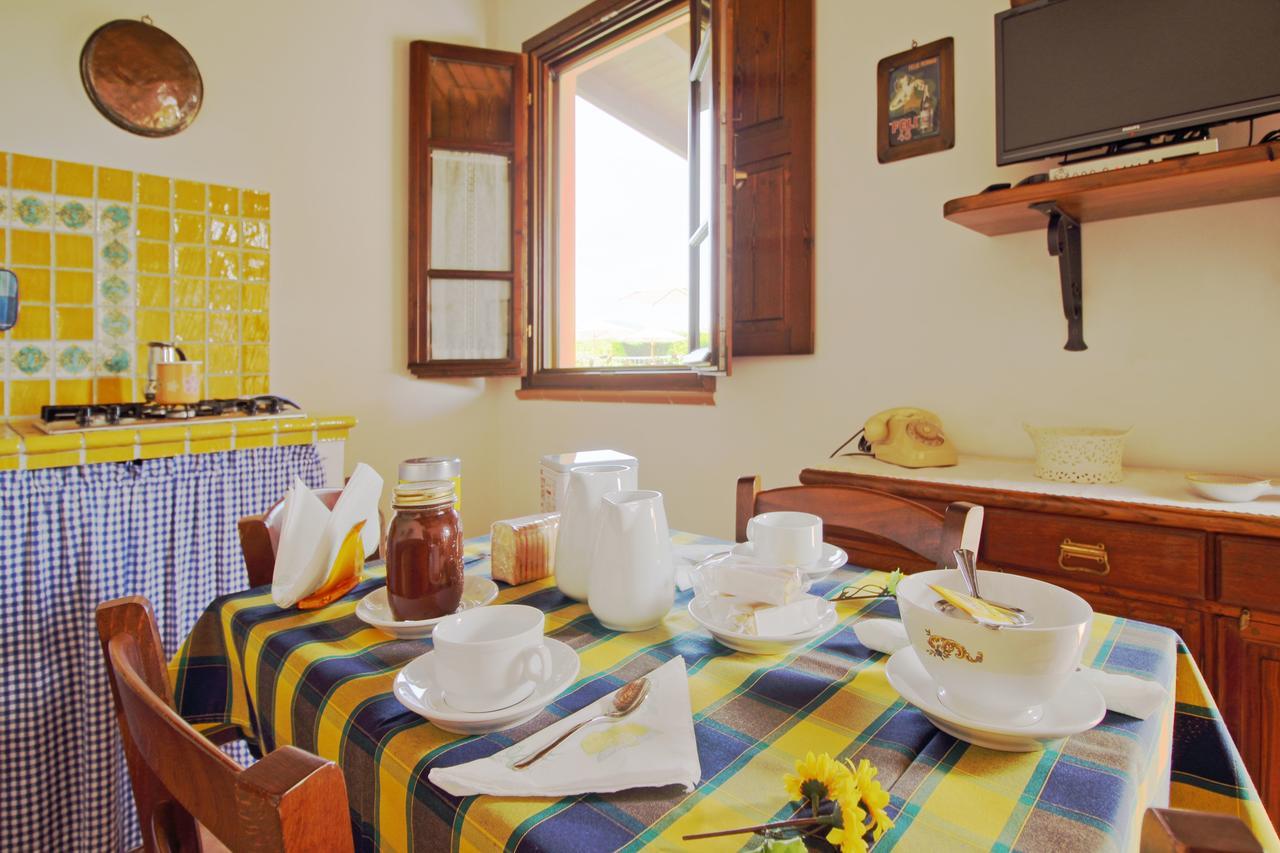 Podere Tre Cipressi Aparthotel Campiglia Marittima Bagian luar foto